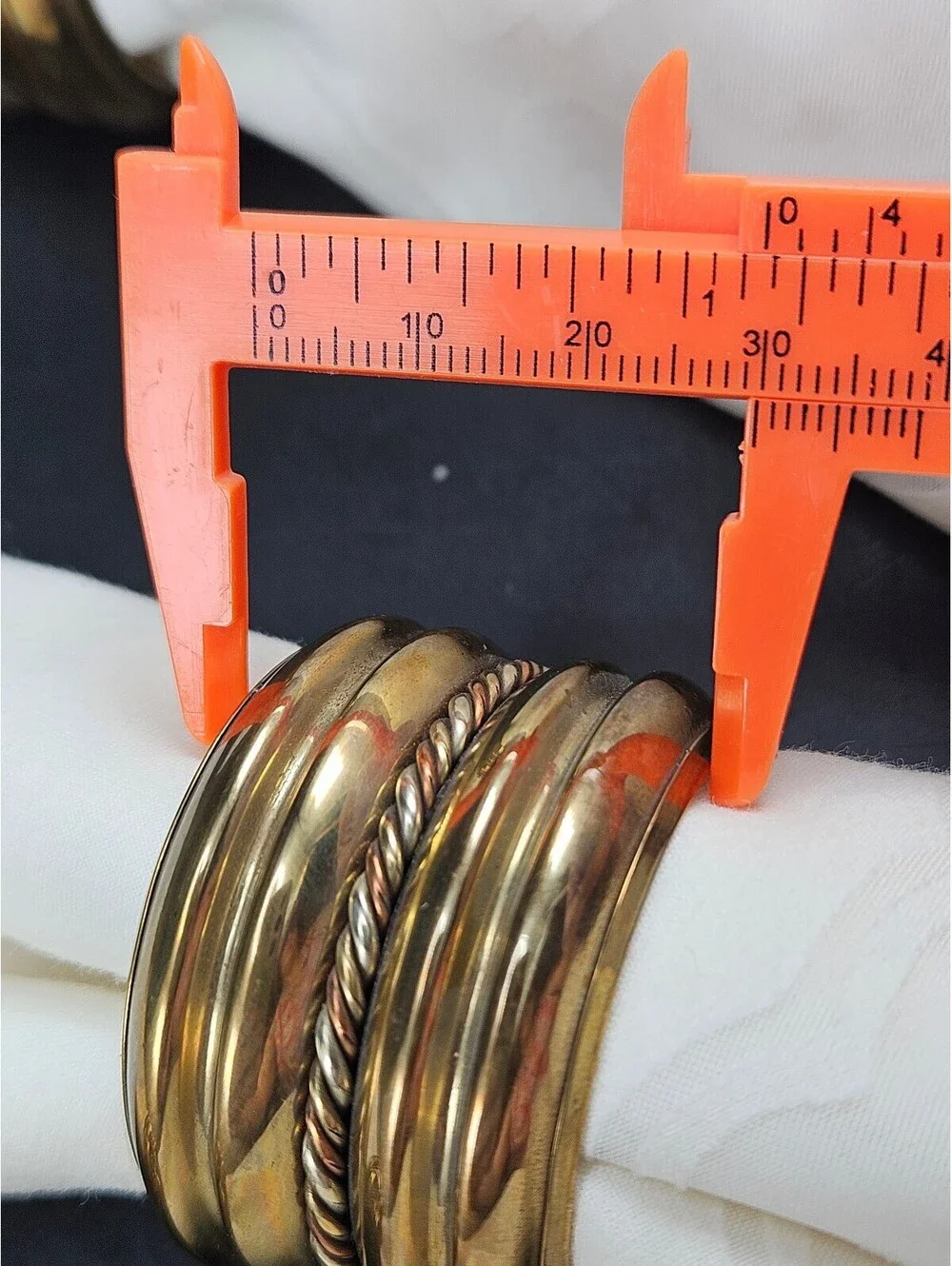 Vintage Brass Napkin Rings Set of 4 with Sheer Lace Inset White Dinner Napkins